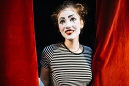 Las clases de teatro para adultos y jóvenes les ayudan a mejorar su inteligencia intrapersonal