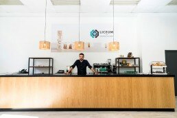 La Plaza de Liceum y su cafetería son el mejor lugar para desarrollar la mente