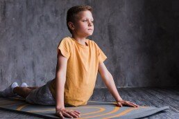 Clases de yoga infantil en Liceum